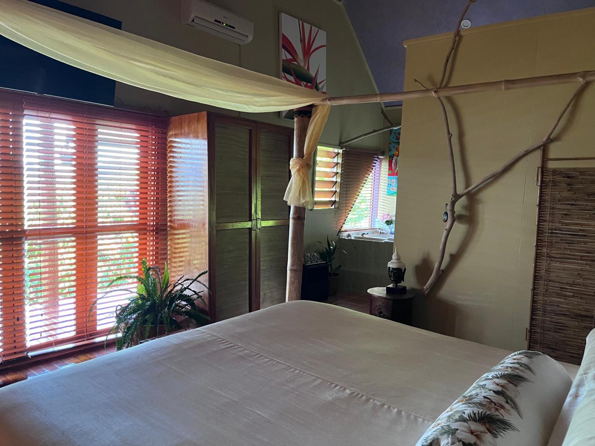 Naveria Heights Lodge Savusavu Dış mekan fotoğraf