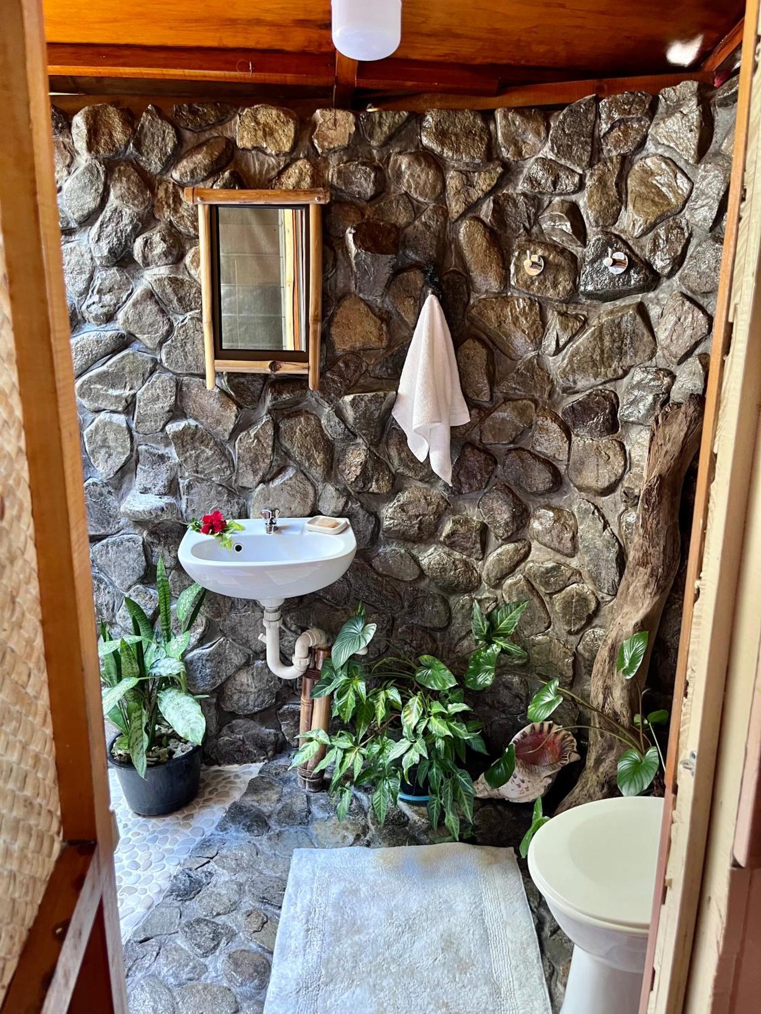 Naveria Heights Lodge Savusavu Dış mekan fotoğraf