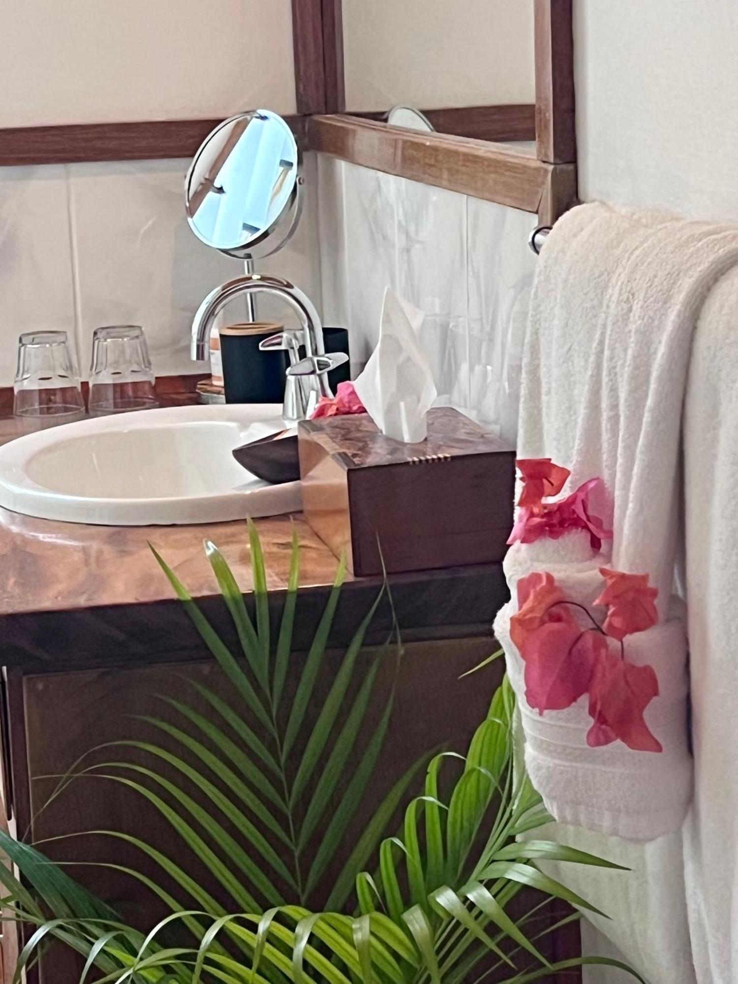 Naveria Heights Lodge Savusavu Dış mekan fotoğraf